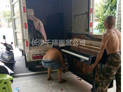 鋼琴搬運現場